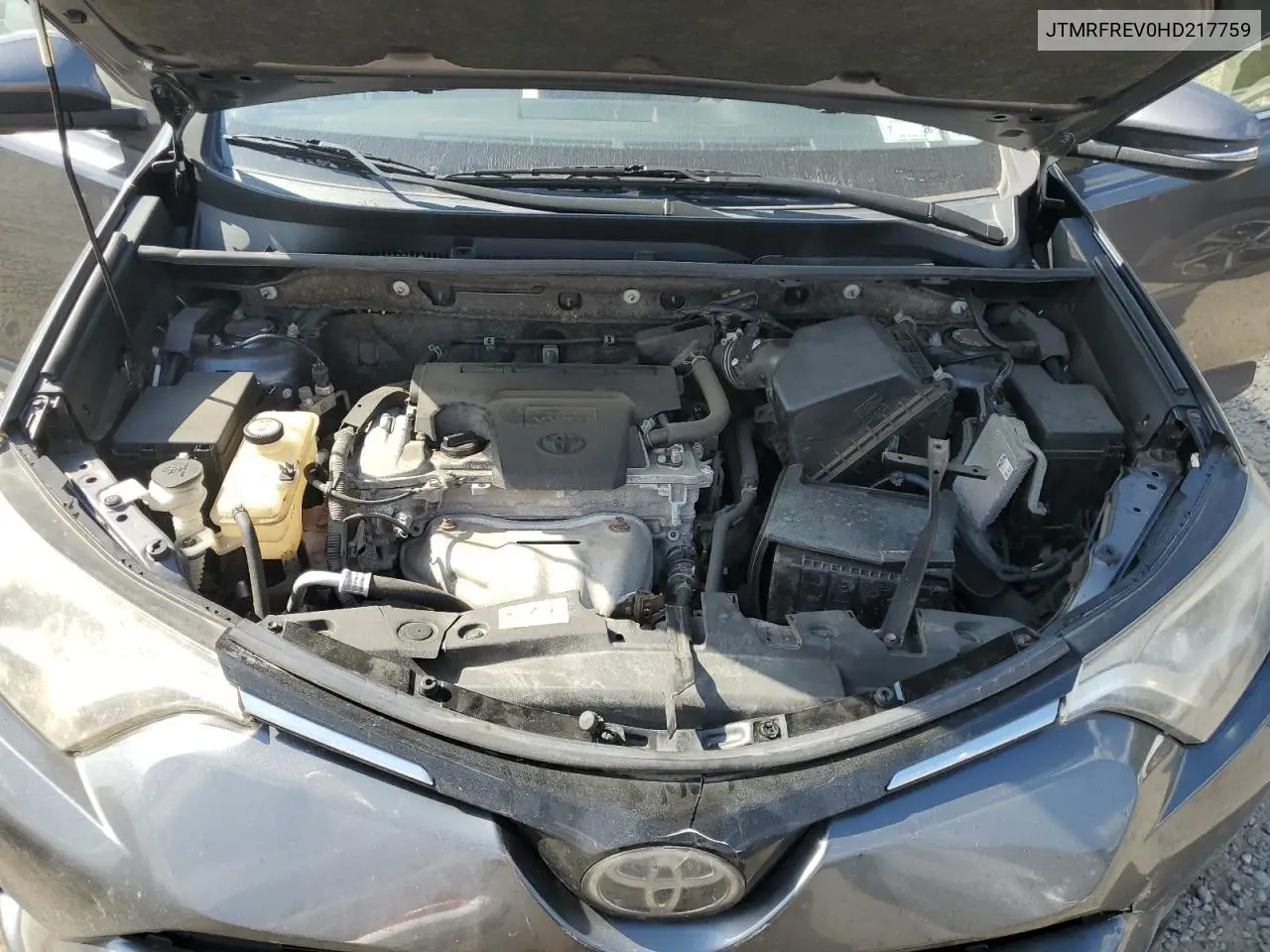 JTMRFREV0HD217759 2017 Toyota Rav4 Xle