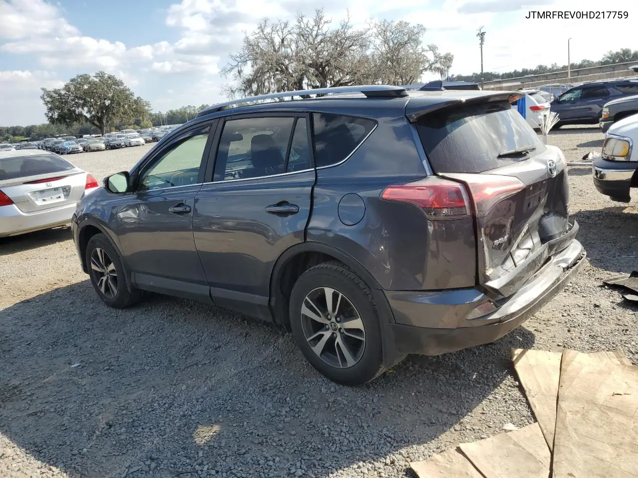 JTMRFREV0HD217759 2017 Toyota Rav4 Xle