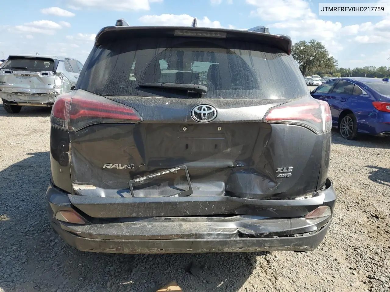 JTMRFREV0HD217759 2017 Toyota Rav4 Xle