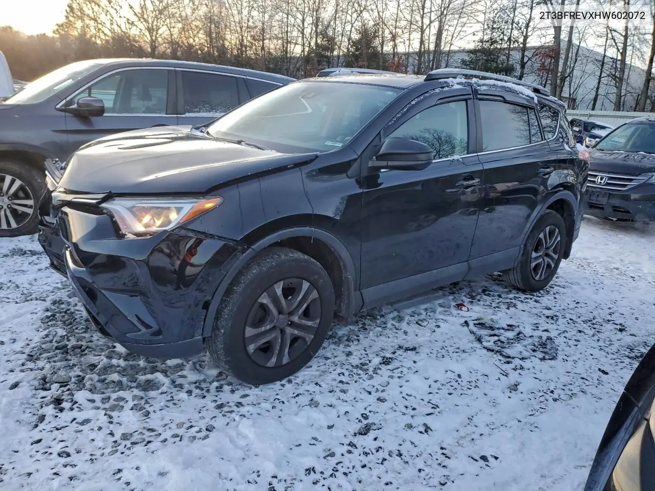 2T3BFREVXHW602072 2017 Toyota Rav4 Le