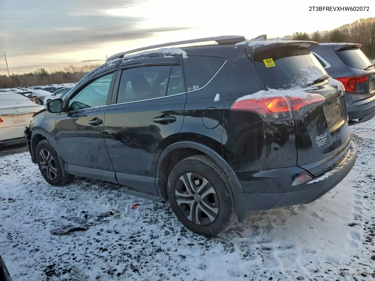 2T3BFREVXHW602072 2017 Toyota Rav4 Le