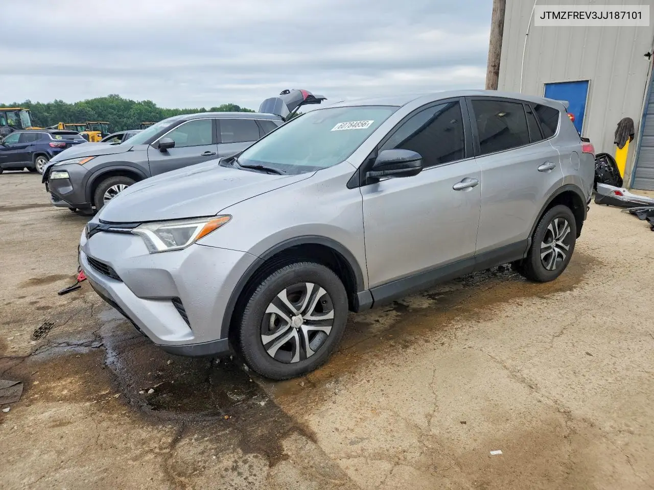 2018 Toyota Rav4 Le VIN: JTMZFREV3JJ187101 Lot: 60784856