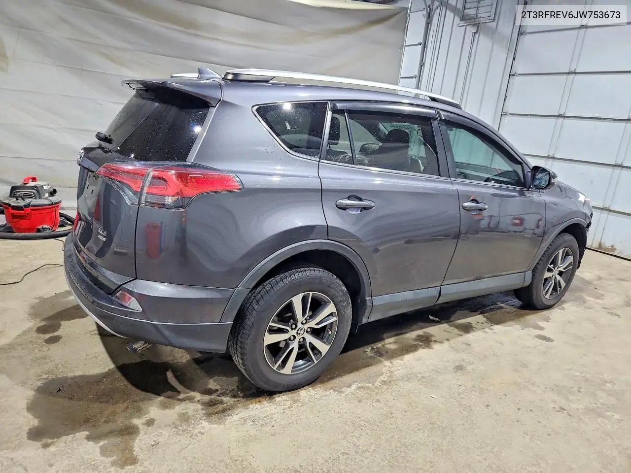 2018 Toyota Rav4 Xle VIN: 2T3RFREV6JW753673 Lot: 61375526