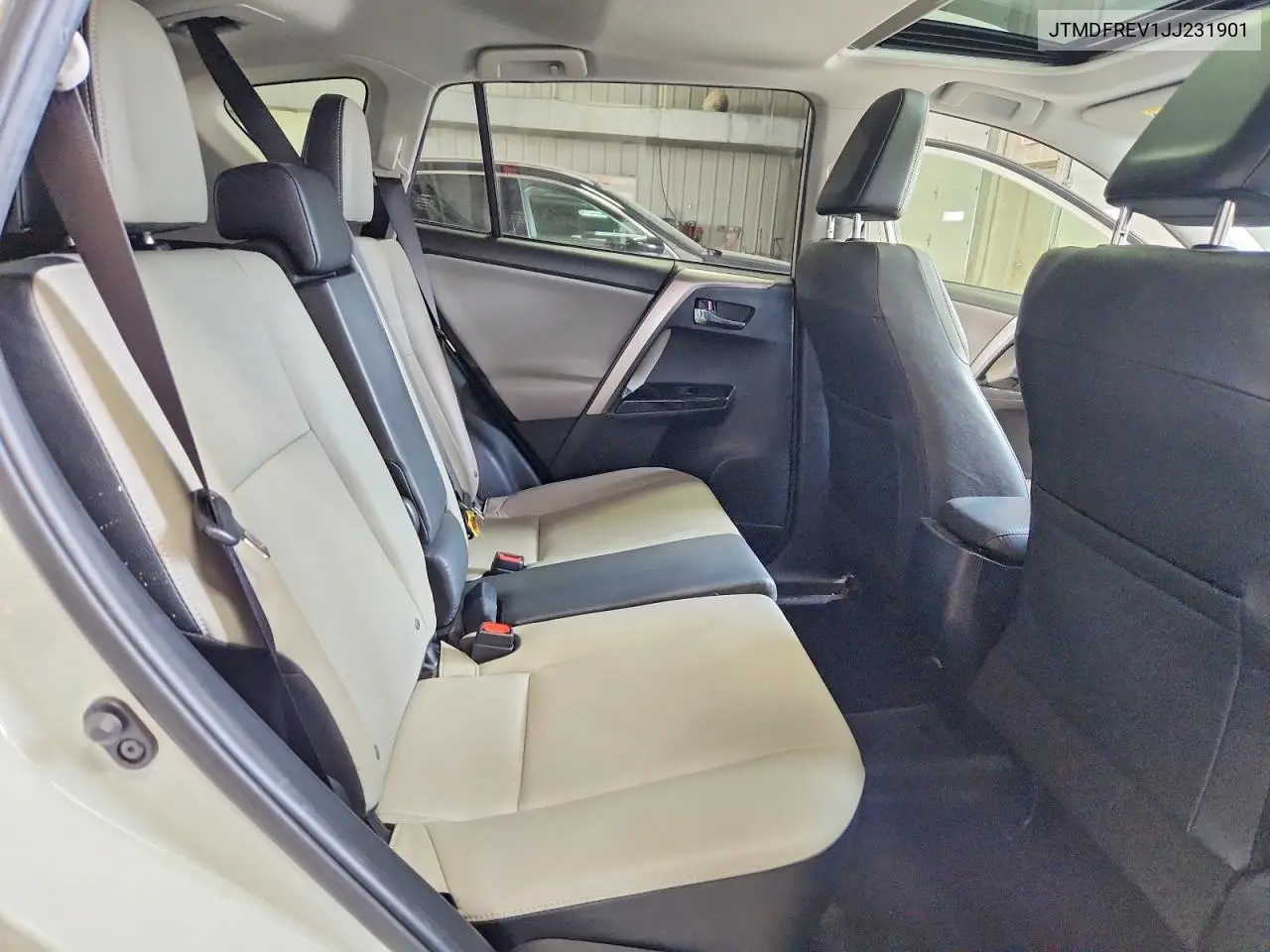 2018 Toyota Rav4 Limited VIN: JTMDFREV1JJ231901 Lot: 61479376