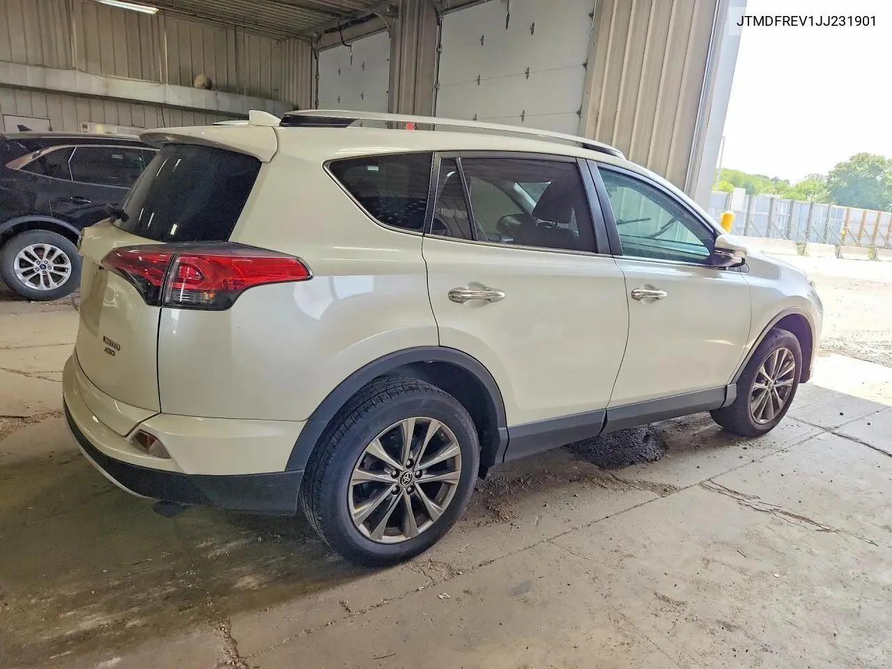 2018 Toyota Rav4 Limited VIN: JTMDFREV1JJ231901 Lot: 61479376