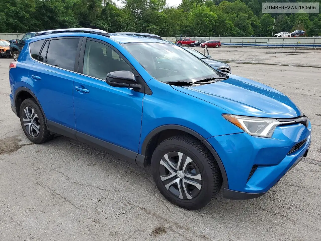 2018 Toyota Rav4 Le VIN: JTMBFREV7JJ180606 Lot: 61619546