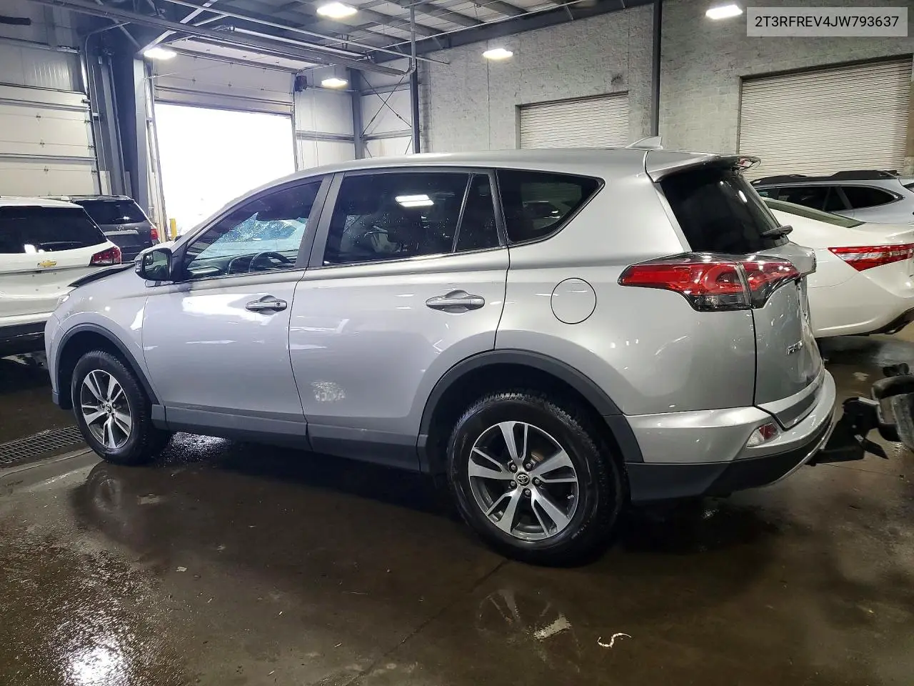2018 Toyota Rav4 Xle VIN: 2T3RFREV4JW793637 Lot: 61957896