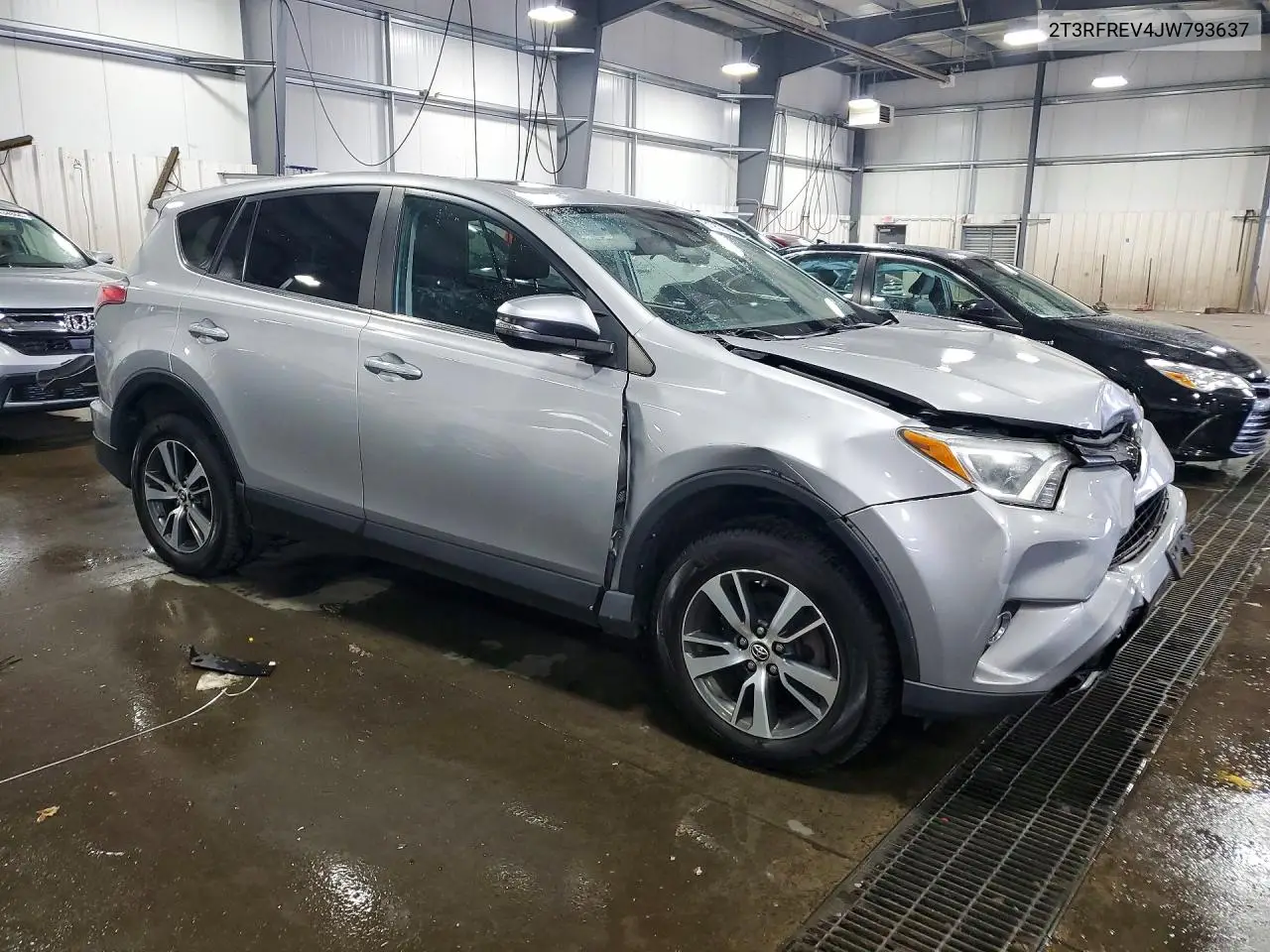 2018 Toyota Rav4 Xle VIN: 2T3RFREV4JW793637 Lot: 61957896