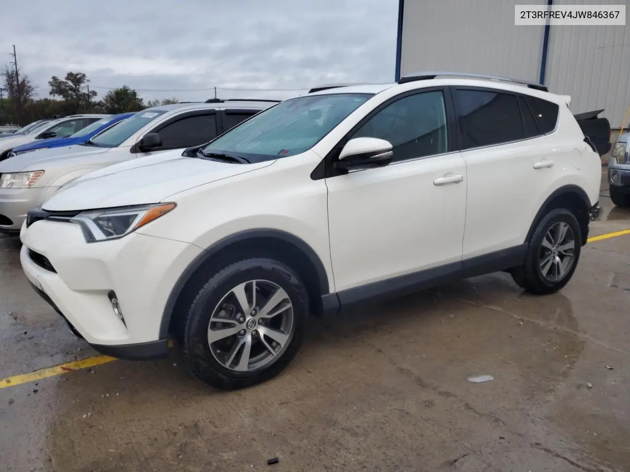 2T3RFREV4JW846367 2018 Toyota Rav4 Xle