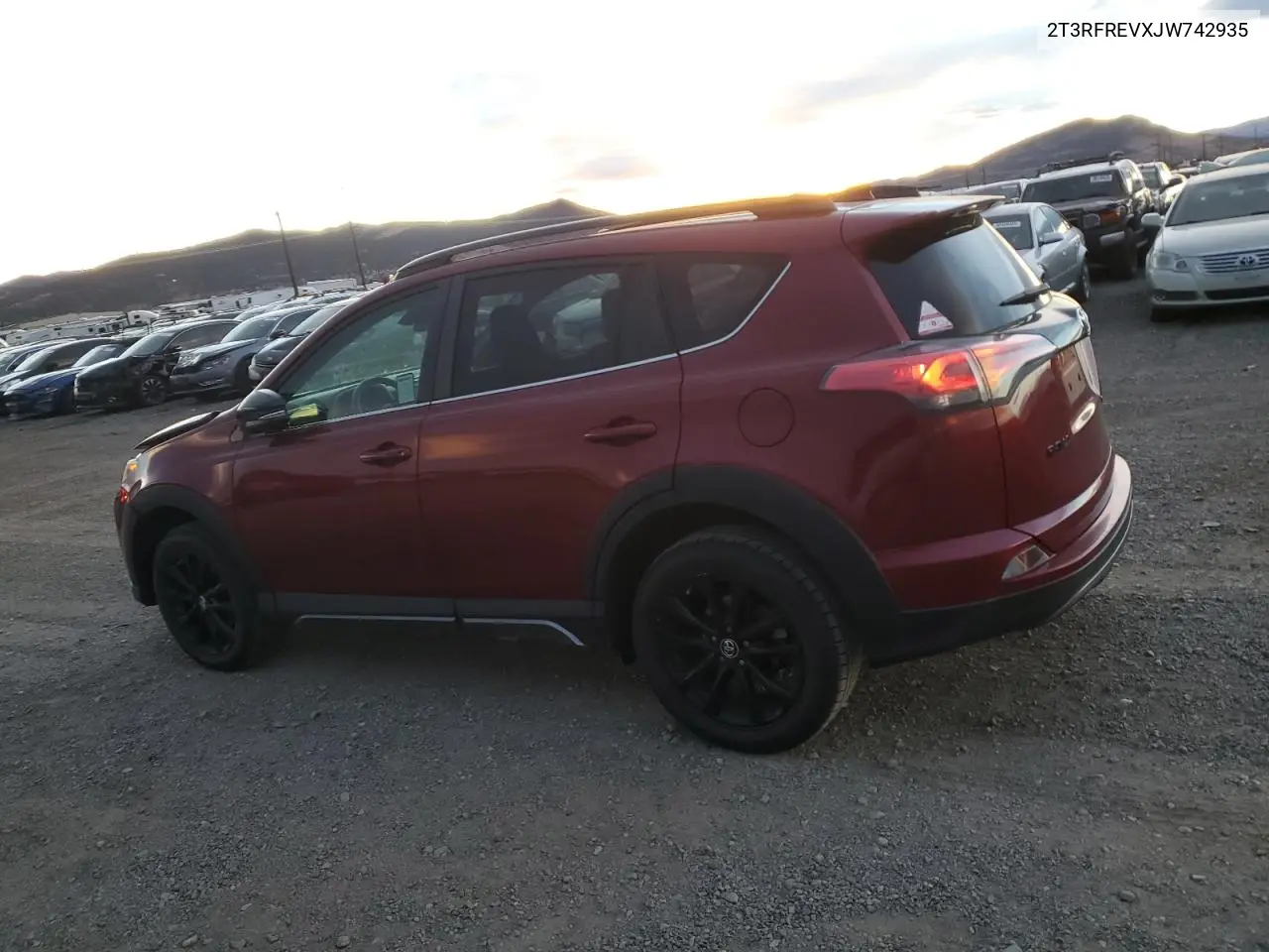 2T3RFREVXJW742935 2018 Toyota Rav4 Adventure