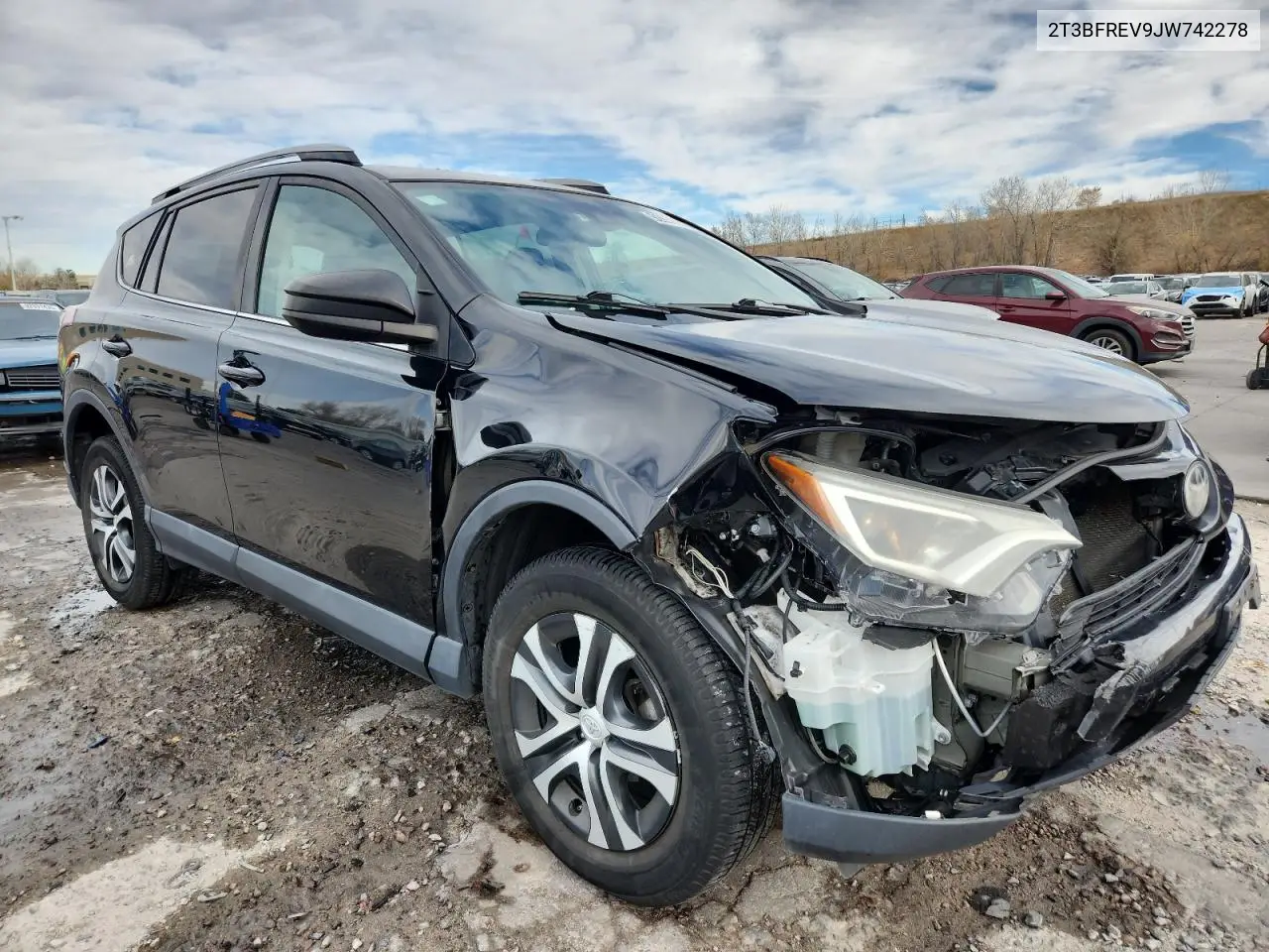 2T3BFREV9JW742278 2018 Toyota Rav4 Le
