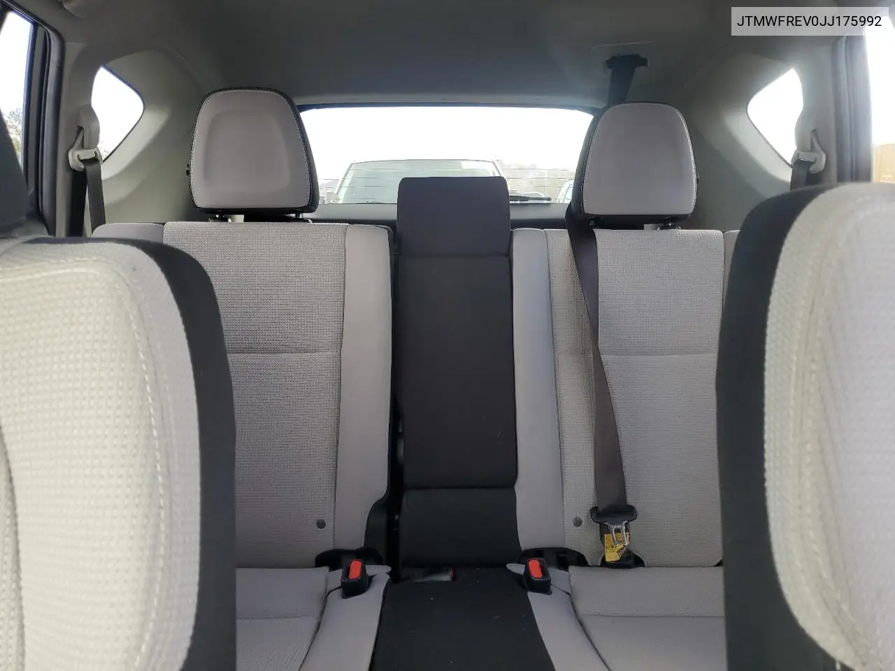 JTMWFREV0JJ175992 2018 Toyota Rav4 Adventure