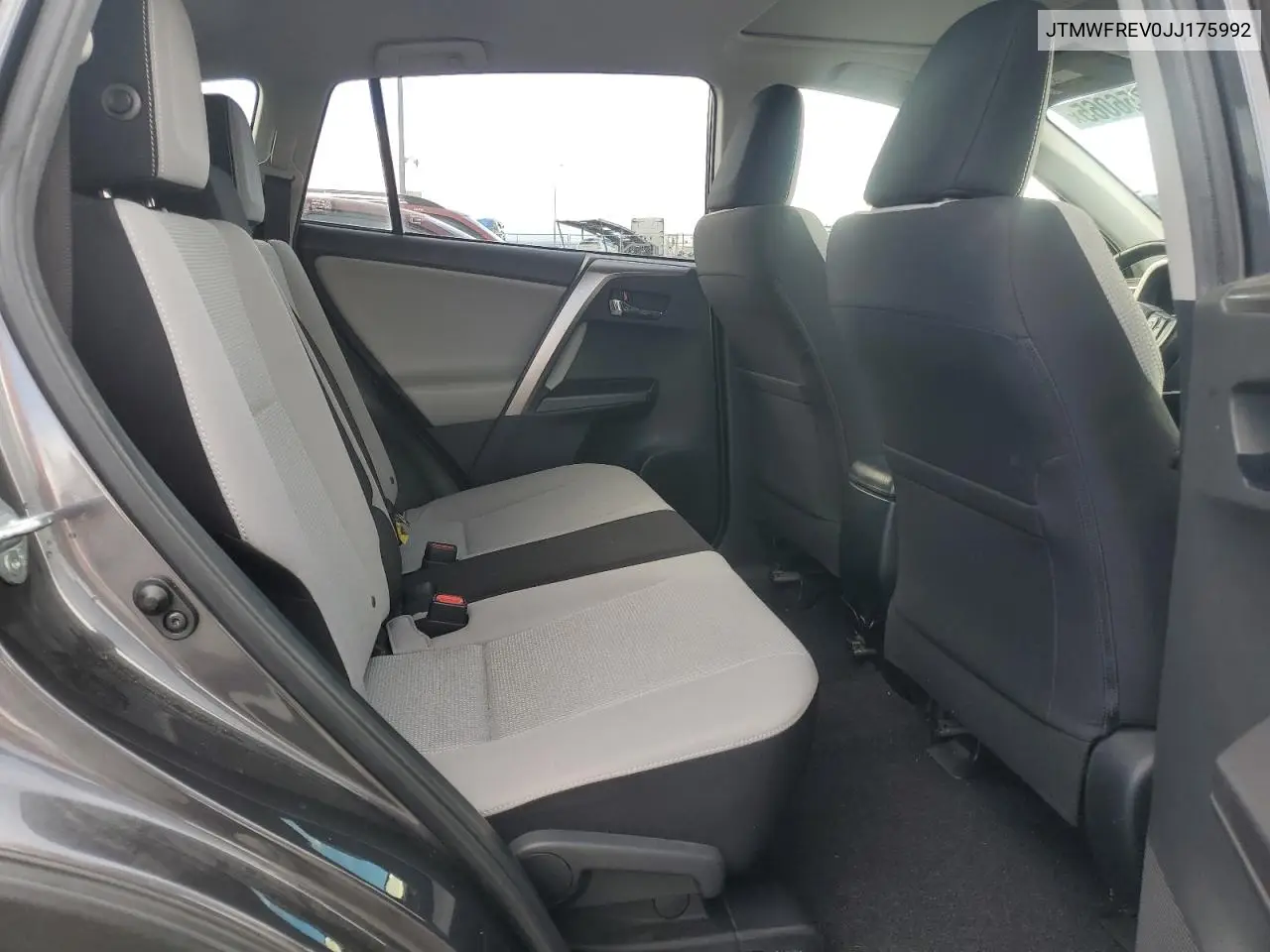 JTMWFREV0JJ175992 2018 Toyota Rav4 Adventure