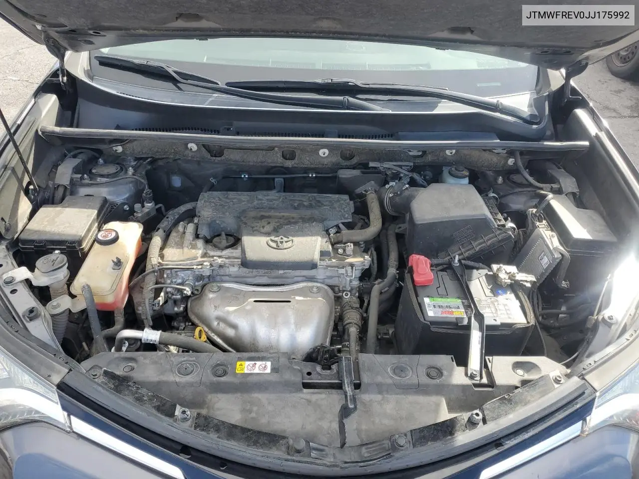 JTMWFREV0JJ175992 2018 Toyota Rav4 Adventure