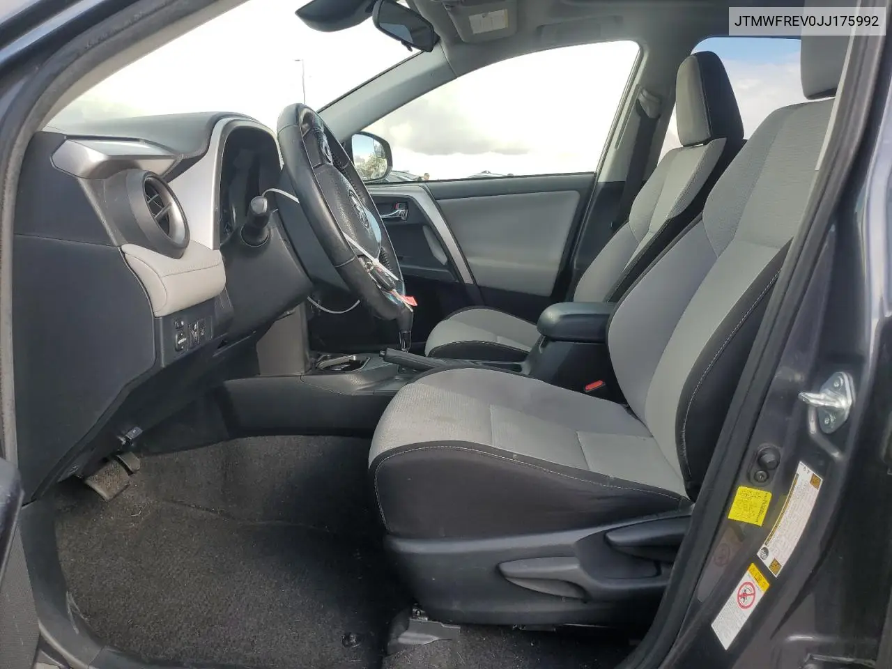 JTMWFREV0JJ175992 2018 Toyota Rav4 Adventure