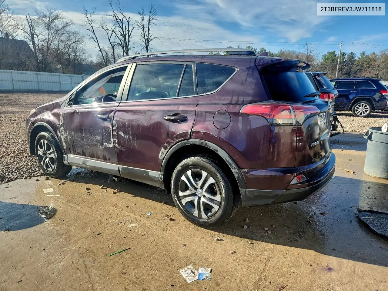 2T3BFREV3JW711818 2018 Toyota Rav4 Le