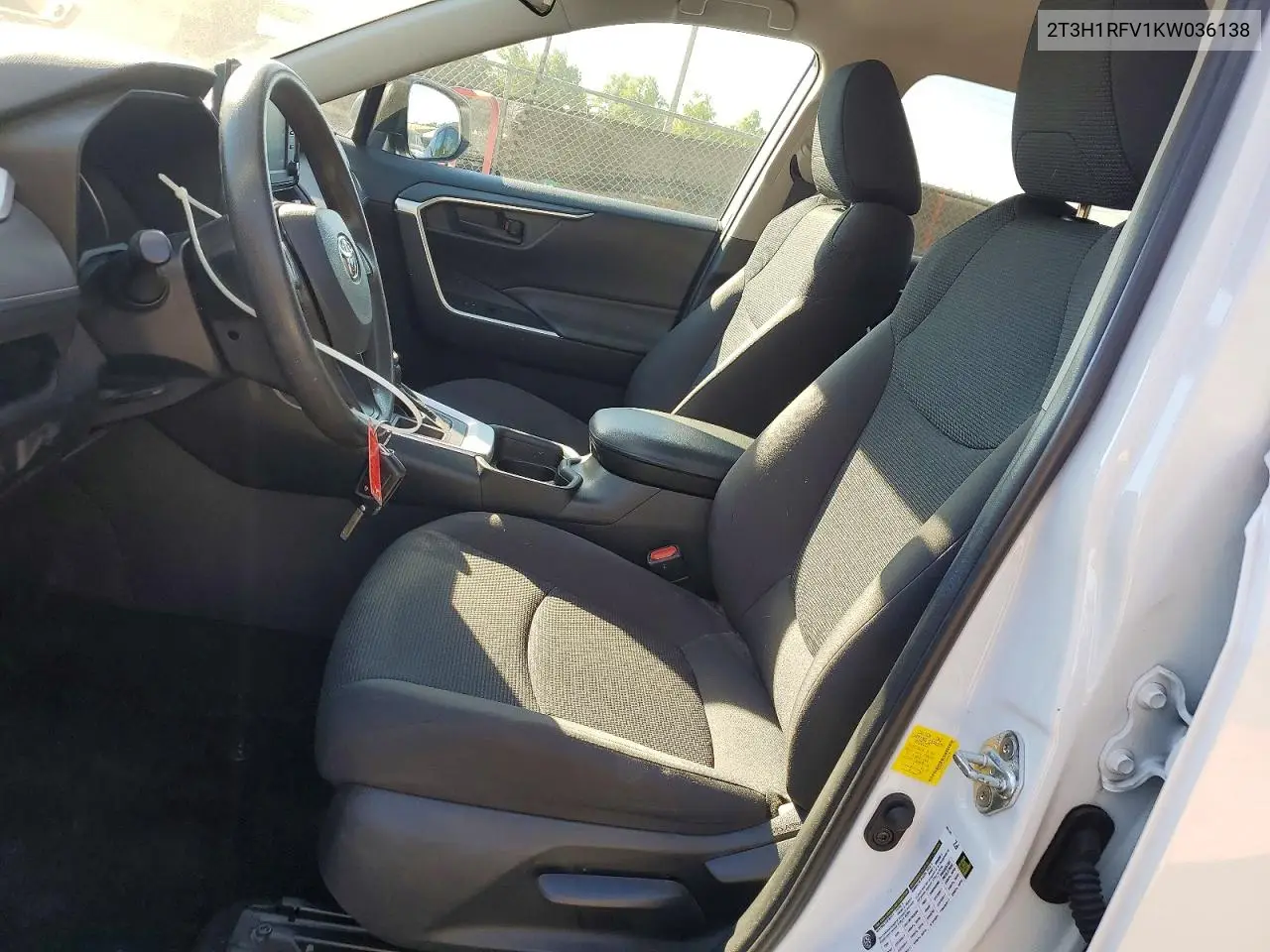 2T3H1RFV1KW036138 2019 Toyota Rav4 Le