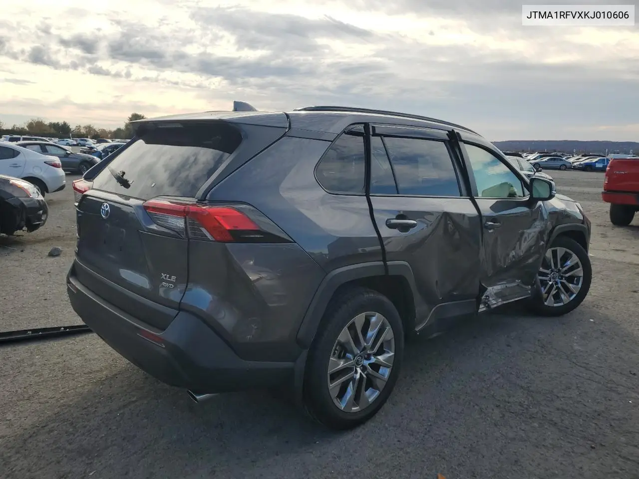 JTMA1RFVXKJ010606 2019 Toyota Rav4 Xle Premium