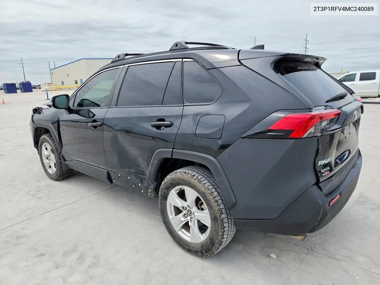 2T3P1RFV4MC240089 2021 Toyota Rav4 Xle