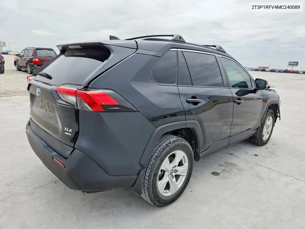 2T3P1RFV4MC240089 2021 Toyota Rav4 Xle