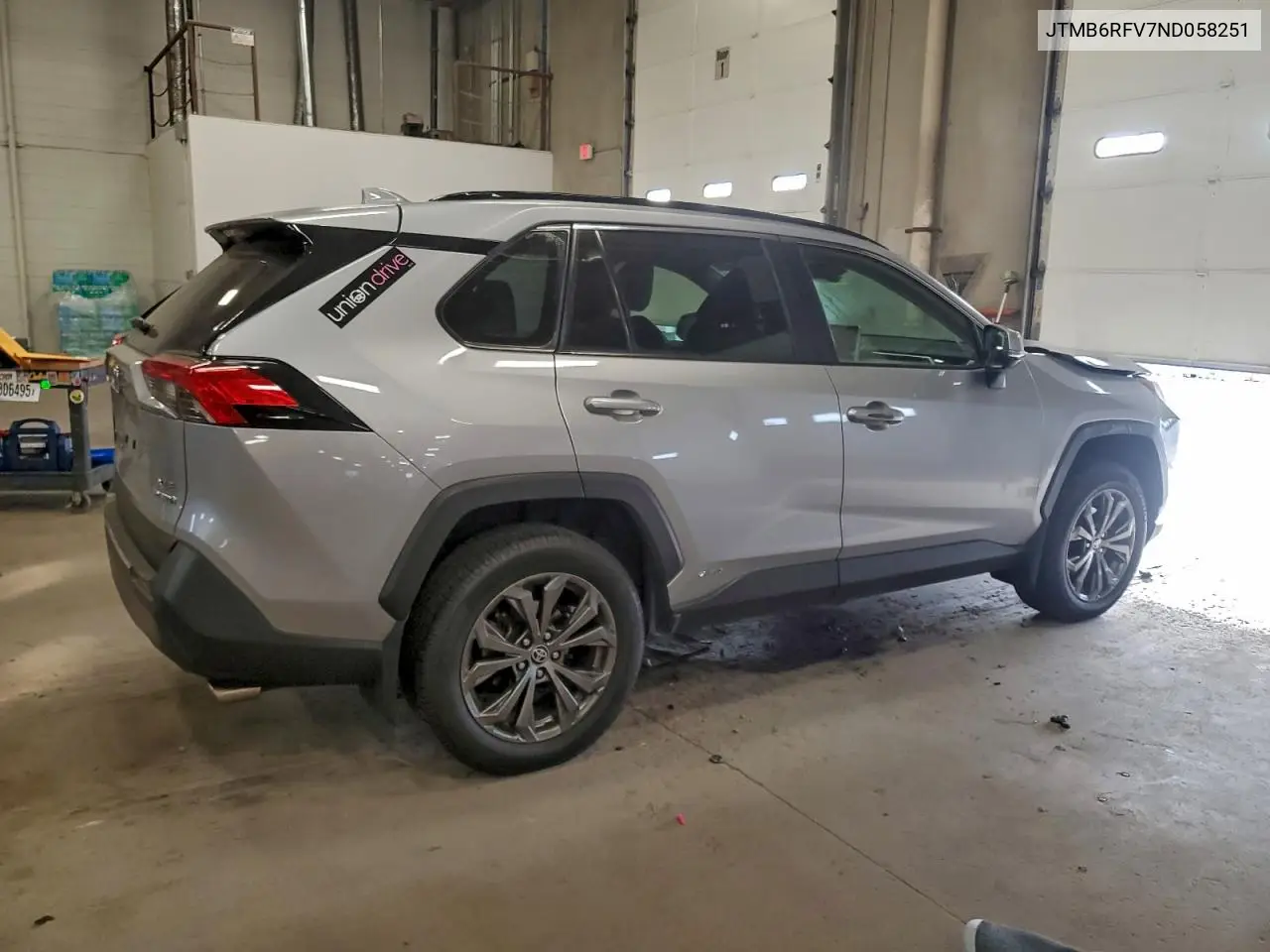JTMB6RFV7ND058251 2022 Toyota Rav4 Xle Premium