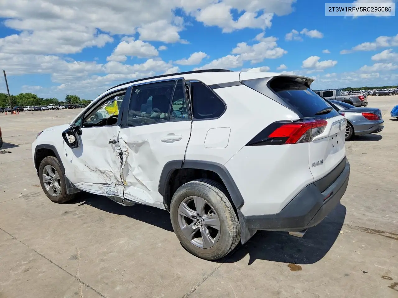 2T3W1RFV5RC295086 2024 Toyota Rav4 Xle