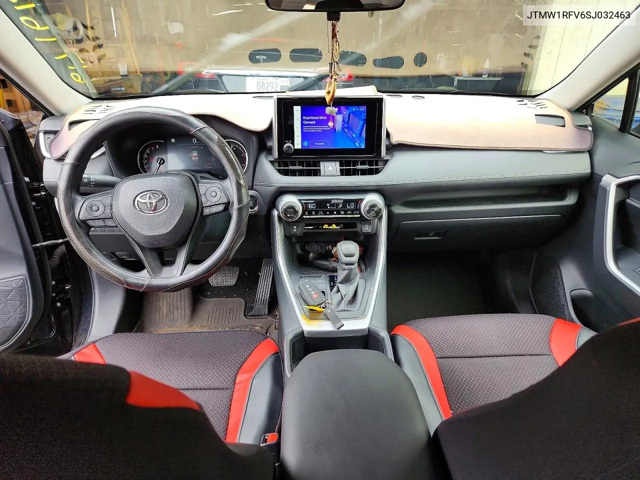 2025 Toyota Rav4 Xle VIN: JTMW1RFV6SJ032463 Lot: 61796126