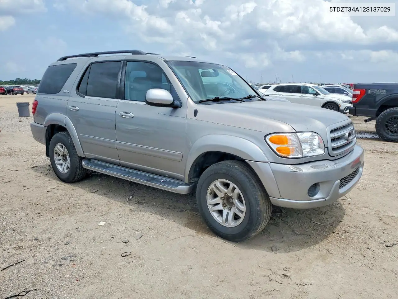 2002 Toyota Sequoia Sr5 VIN: 5TDZT34A12S137029 Lot: 57947916