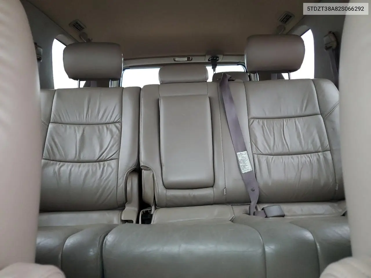 5TDZT38A82S066292 2002 Toyota Sequoia Limited