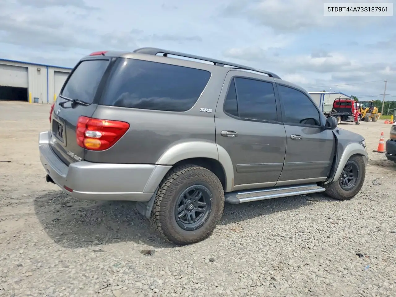 2003 Toyota Sequoia Sr5 VIN: 5TDBT44A73S187961 Lot: 58849346