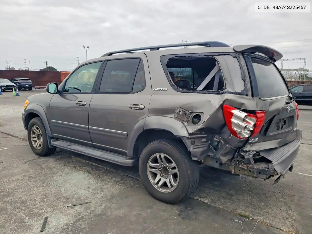 2004 Toyota Sequoia Limited VIN: 5TDBT48A74S225457 Lot: 59015406