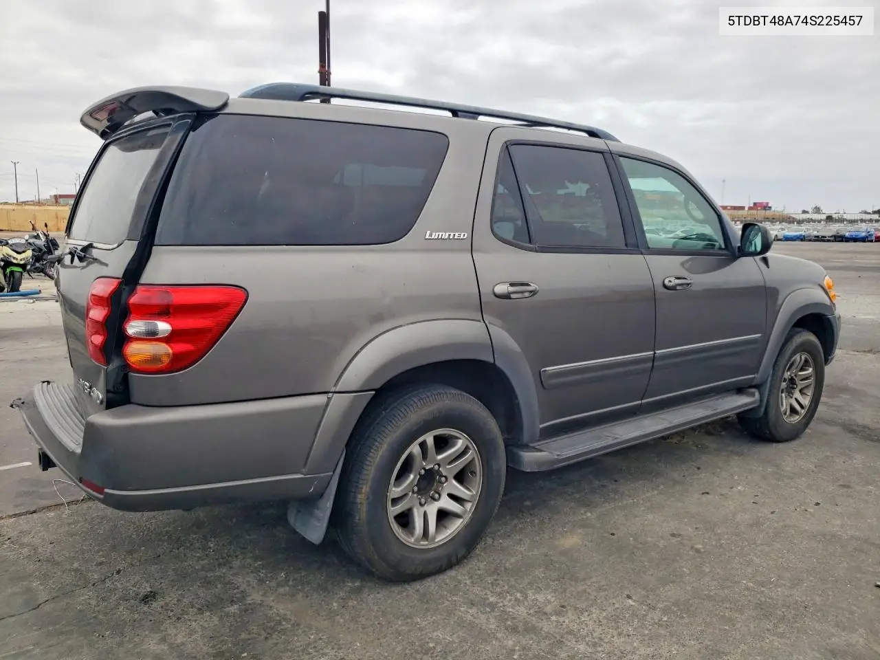 2004 Toyota Sequoia Limited VIN: 5TDBT48A74S225457 Lot: 59015406