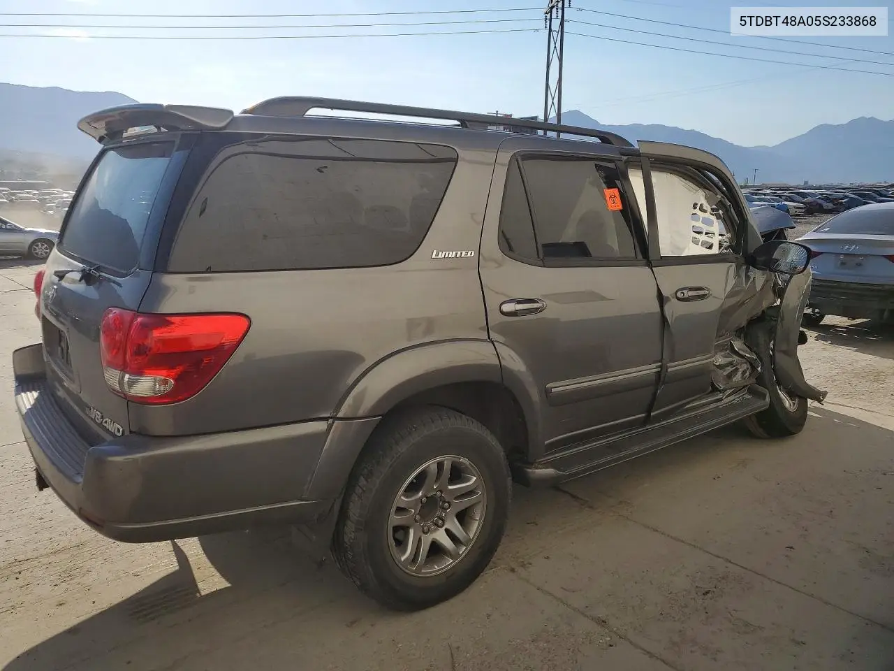 2005 Toyota Sequoia Limited VIN: 5TDBT48A05S233868 Lot: 61140326