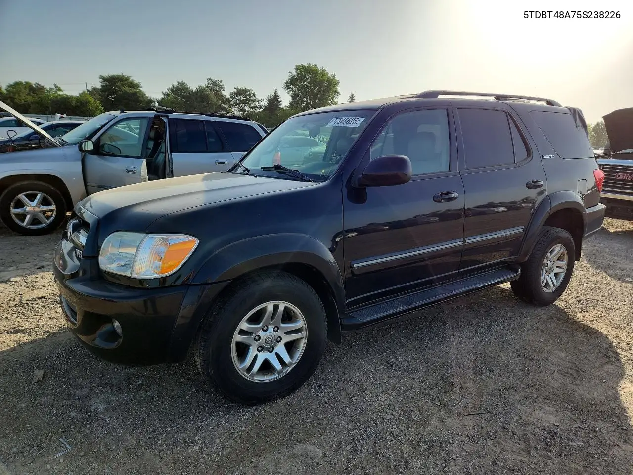 2005 Toyota Sequoia Limited VIN: 5TDBT48A75S238226 Lot: 77249625
