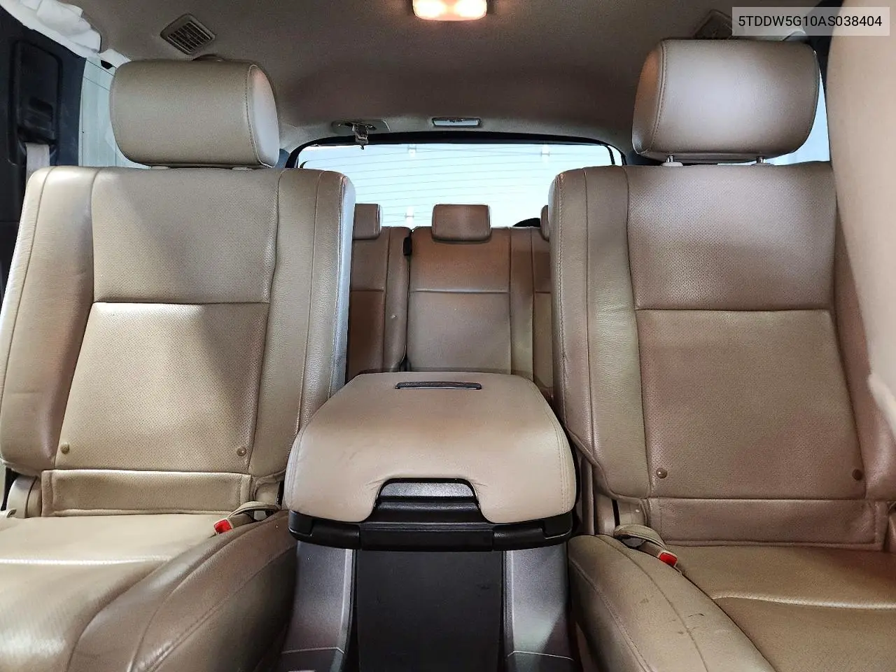 2010 Toyota Sequoia Platinum VIN: 5TDDW5G10AS038404 Lot: 56603886