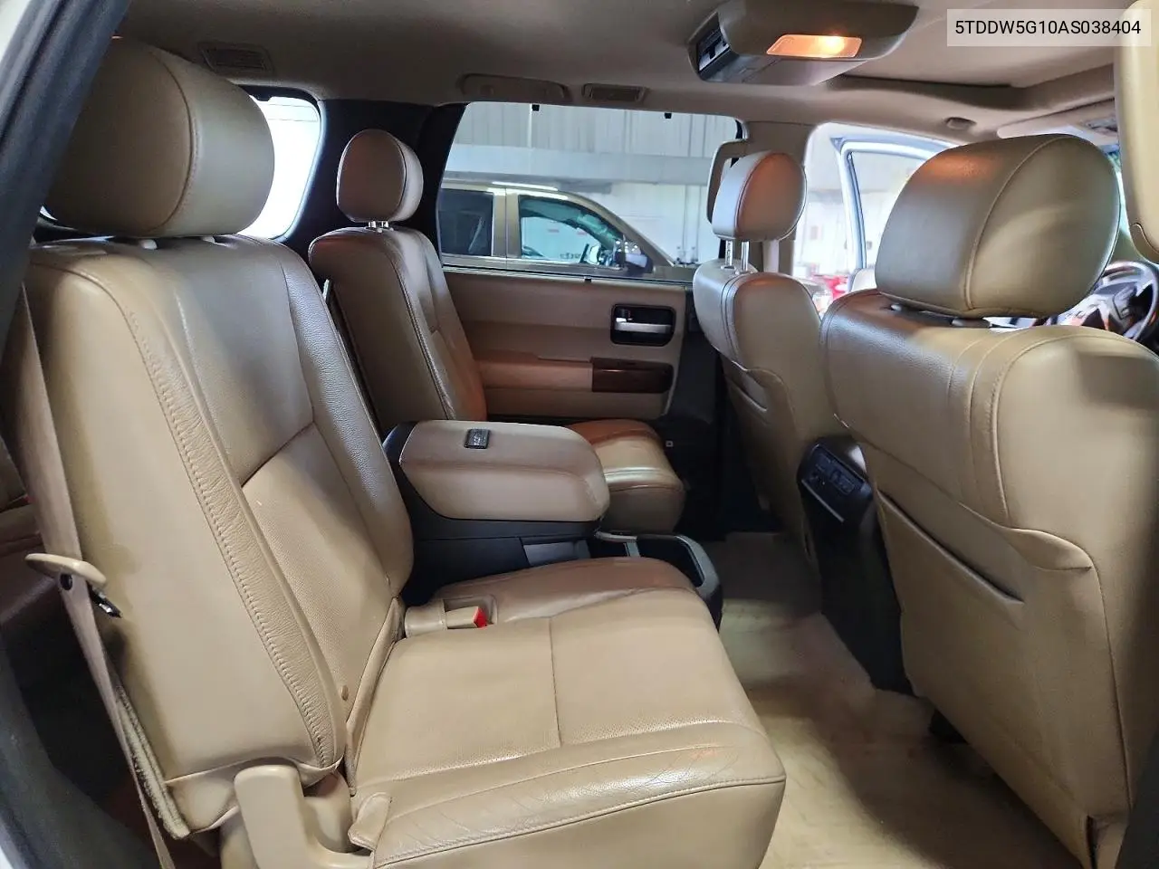 2010 Toyota Sequoia Platinum VIN: 5TDDW5G10AS038404 Lot: 56603886