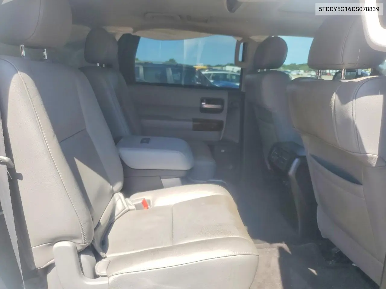 2013 Toyota Sequoia Platinum VIN: 5TDDY5G16DS078839 Lot: 57364346
