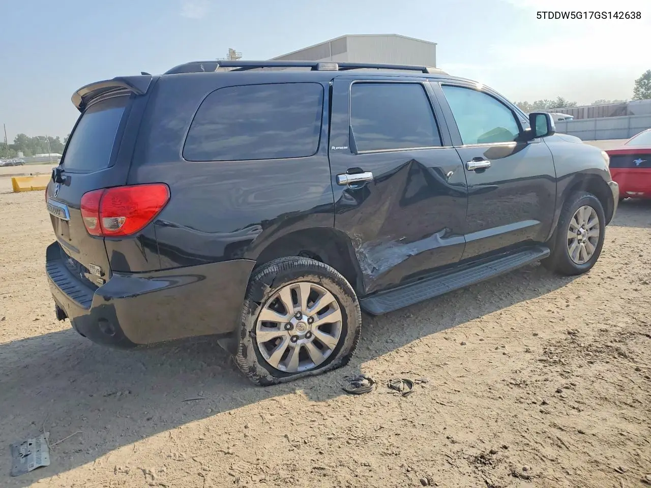 2016 Toyota Sequoia Platinum VIN: 5TDDW5G17GS142638 Lot: 61398736