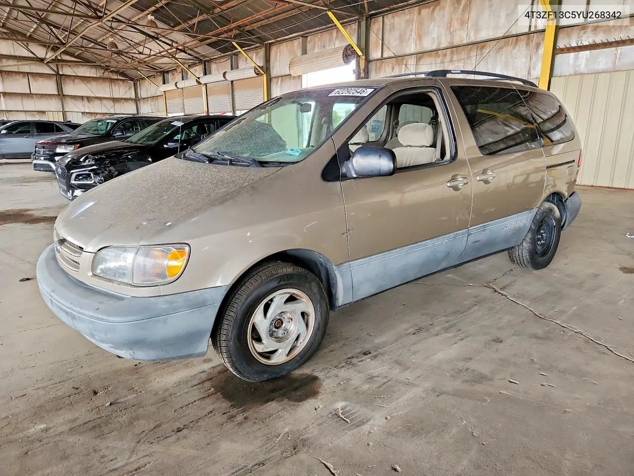 2000 Toyota Sienna Le VIN: 4T3ZF13C5YU268342 Lot: 62292546