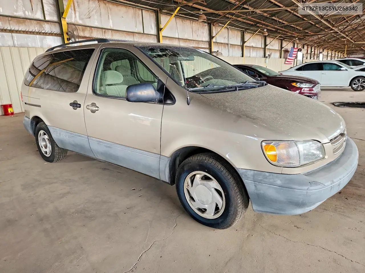 2000 Toyota Sienna Le VIN: 4T3ZF13C5YU268342 Lot: 62292546