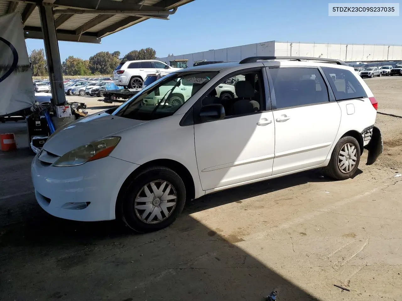 2009 Toyota Sienna Le 8-Passenger VIN: 5TDZK23C09S237035 Lot: 56178436