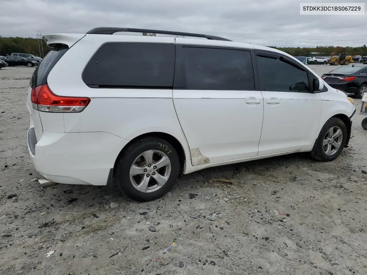 5TDKK3DC1BS067229 2011 Toyota Sienna Le