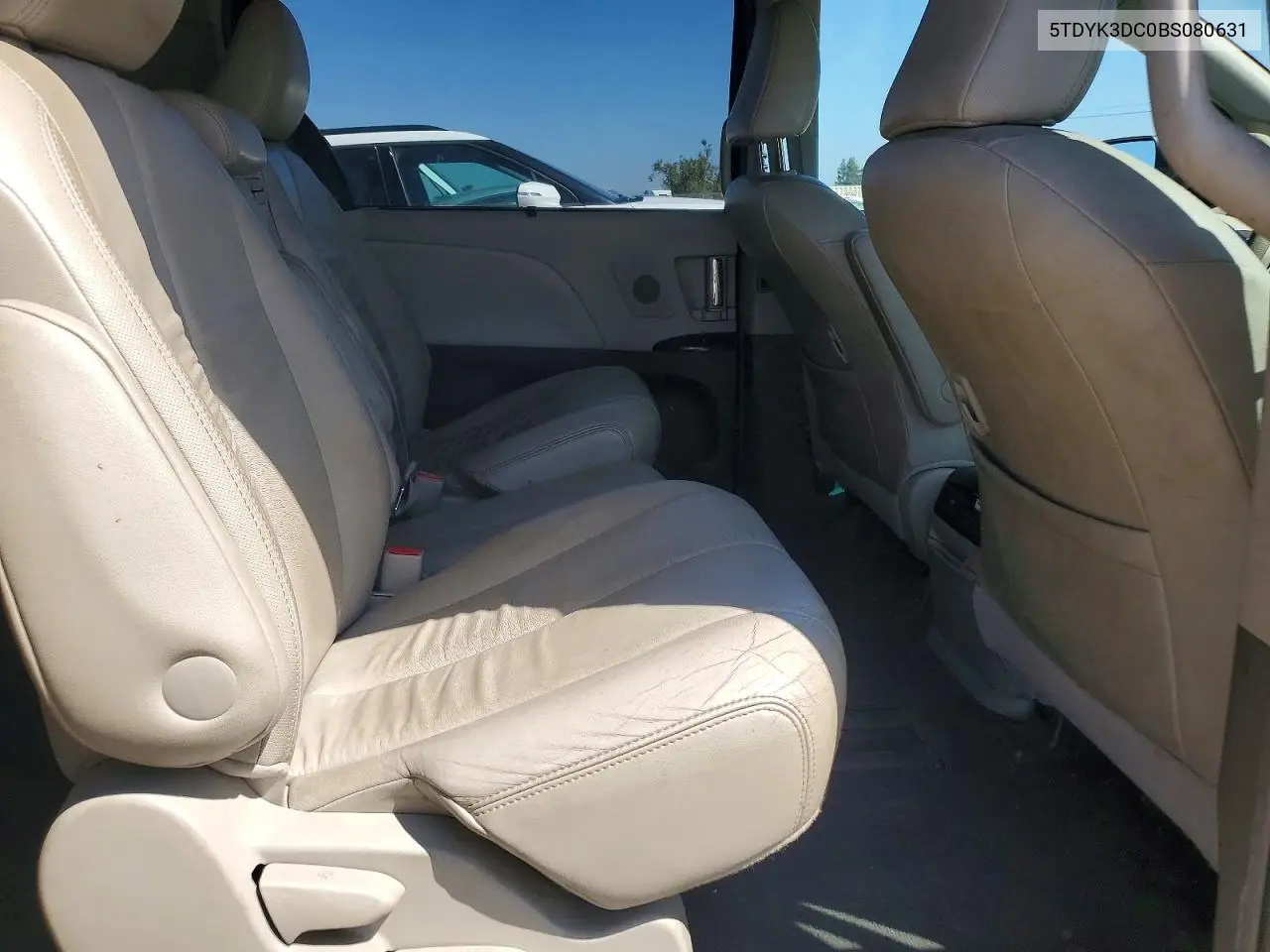 2011 Toyota Sienna Xle 8-Passenger VIN: 5TDYK3DC0BS080631 Lot: 57601136