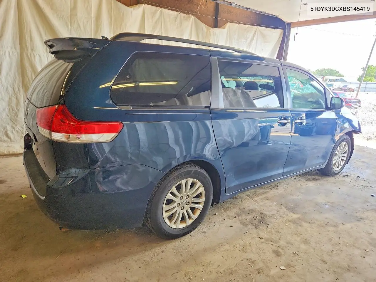 2011 Toyota Sienna Xle 8-Passenger VIN: 5TDYK3DCXBS145419 Lot: 61145656
