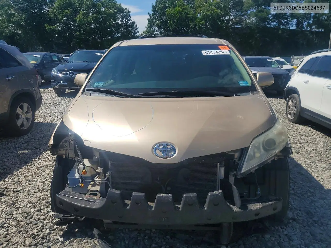 2011 Toyota Sienna Le VIN: 5TDJK3DC5BS024637 Lot: 61474386