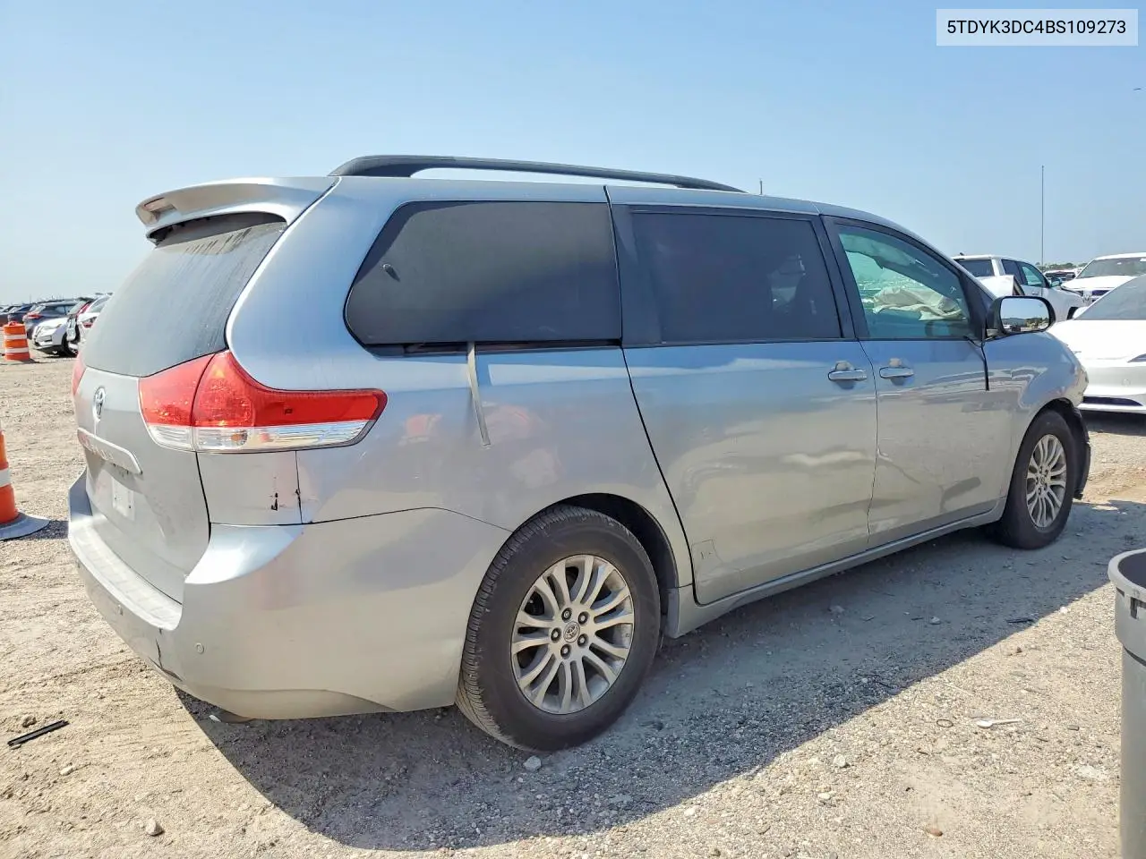 2011 Toyota Sienna Xle 8-Passenger VIN: 5TDYK3DC4BS109273 Lot: 62058806
