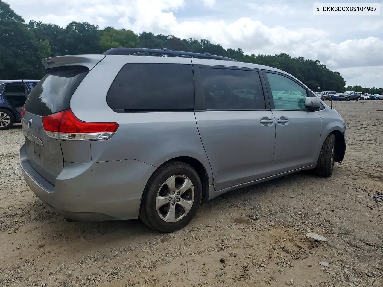 2011 Toyota Sienna Le VIN: 5TDKK3DCXBS104987 Lot: 62100966