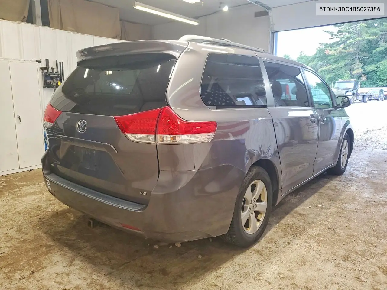 2011 Toyota Sienna Le VIN: 5TDKK3DC4BS027386 Lot: 62277616