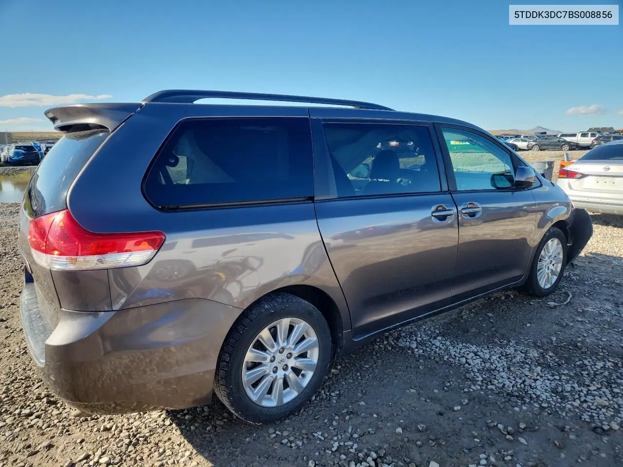 5TDDK3DC7BS008856 2011 Toyota Sienna Xle