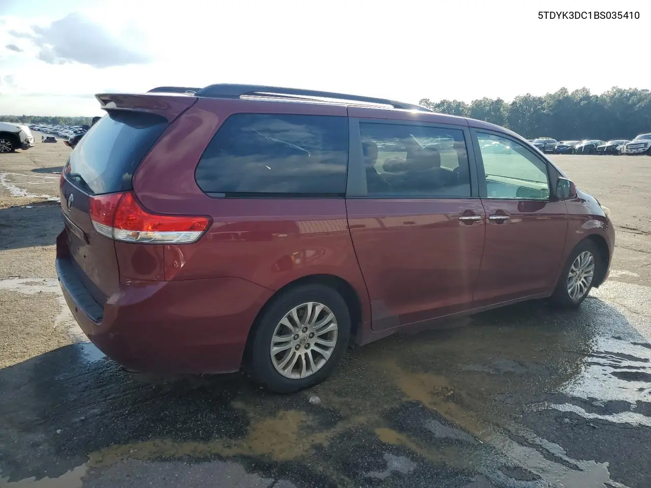 5TDYK3DC1BS035410 2011 Toyota Sienna Xle
